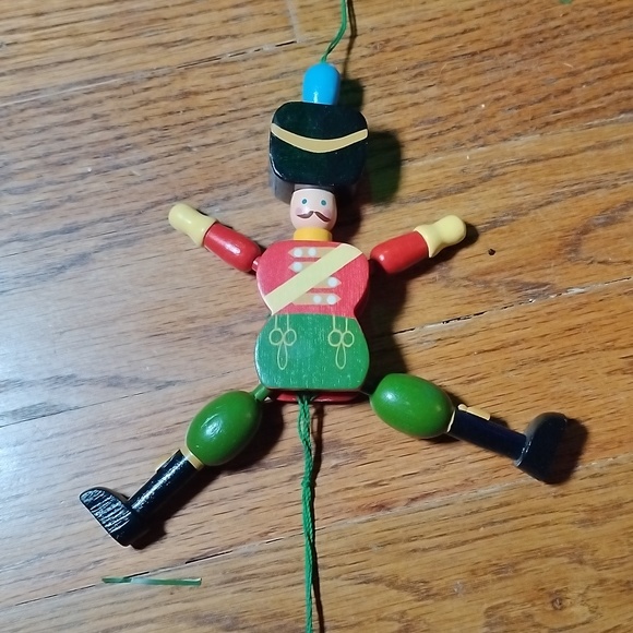 Toy Wood Guard Christmas Ornament with String that makes arm's and legs move - Picture 6 of 6